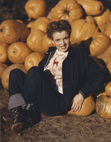 Original 8 x 10 Photograph of Marilyn Monroe Taken by Andre de Dienes in 1945 With de Dienes Backstamp